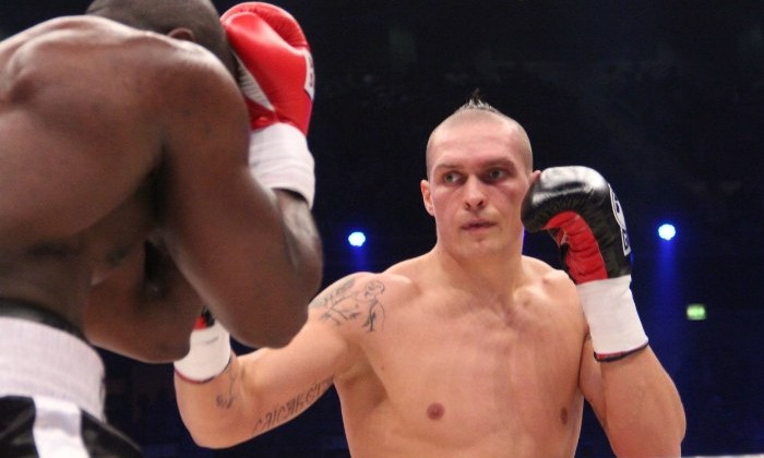 Усик получил специальную награду от WBO - Бокс