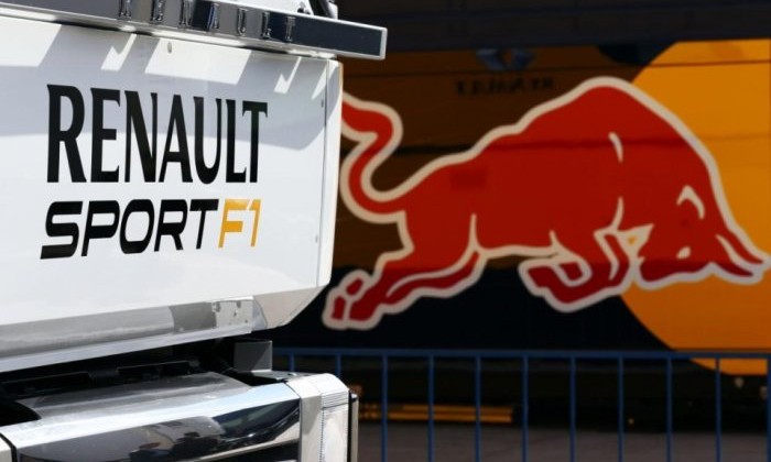 Renault использовала 11 "жетонов" перед Гран-при США - Формула 1