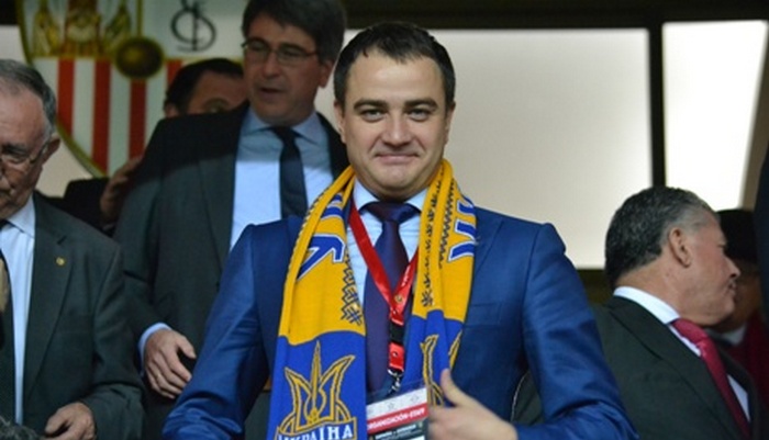 Павелко: вопросы о самолете с женами футболистов и депутатами - к турагенству - Евро-2016