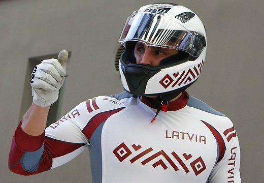 Впервые за семь лет один пилот одновременно выиграл соревнования двоек и четверок. Этот человек - Оскарс Мельбардис, delphi.lv
