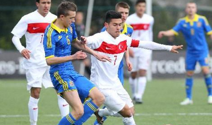 ТМ. Украина (U-16) уступила Турции - Футбол