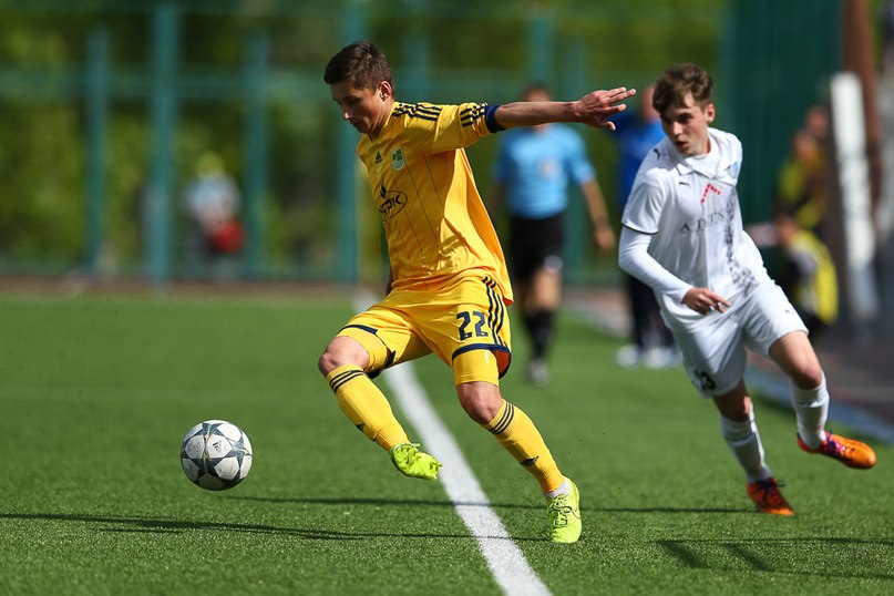 Олег Синица (слева), fc-metalist.com