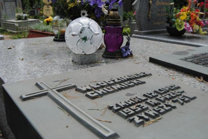Могила Володимира Хомицького