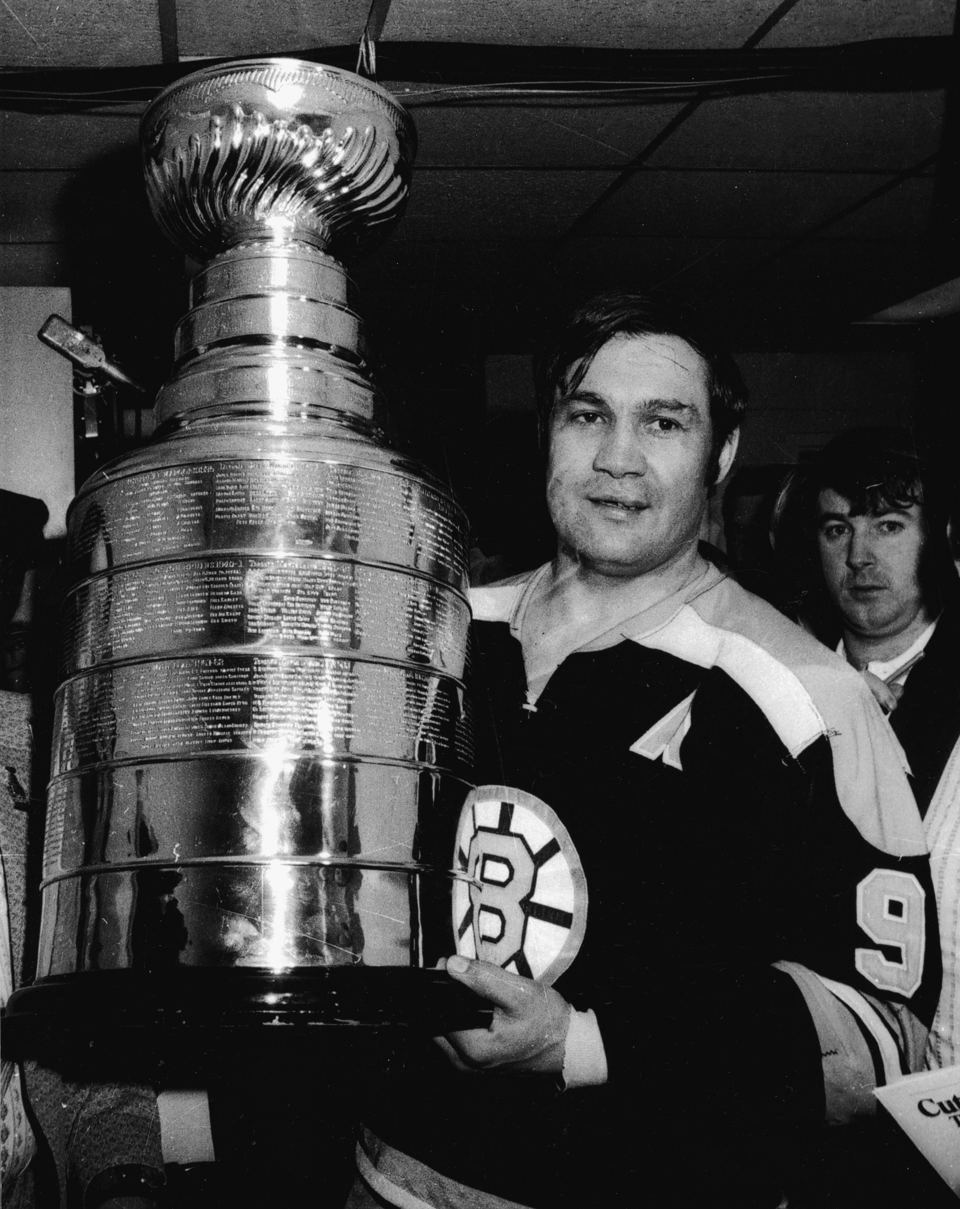 Джонни Буцик c Кубоком Стэнли (сезон 1971/1972), Getty images