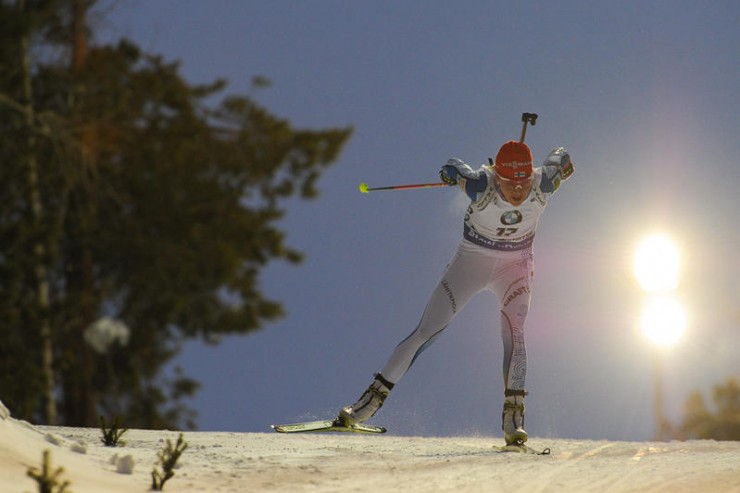 Кайса Макарайнен мчится к победе в спринте, fasterskier.com
