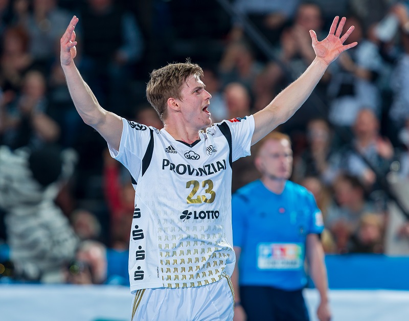 Руне Дамке (Киль) - один из лучших игроков матча, thw-handball.de