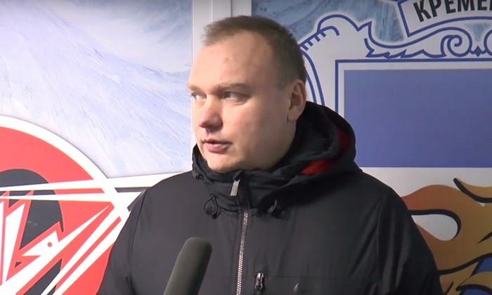 Д. Пидгурский: "Надо блокировать броски, помогать вратарям" - Чемпионат Украины по хоккею