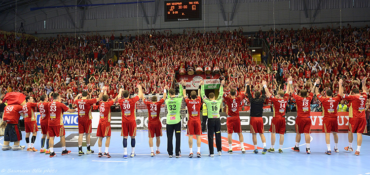 Игроки и болельщики Веспрема, veszpremarena.hu