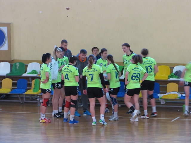 Карпаты вновь добыли только одну победу в трех матчах, handball.net.ua