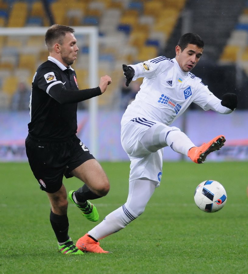 Александр Караваев (слева), football.ua