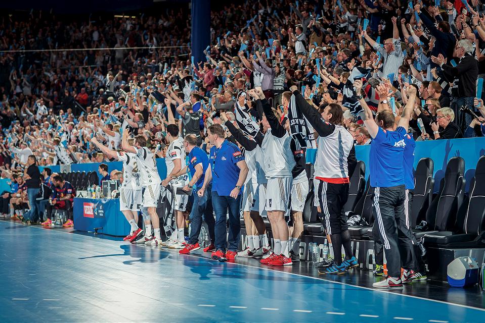 Киль празднует победу над Барселоной, ehf.eu