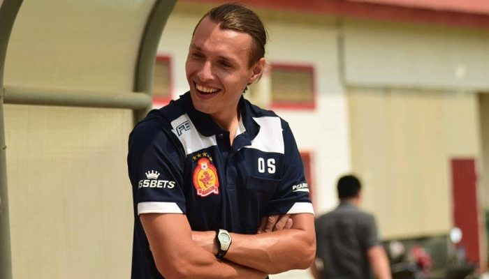 «В Камбодже играем с командами армии и полиции» - Футбол