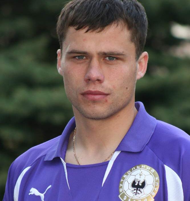 Павел Щедраков сыграл 250-й матч в первой лиге, фото fcdesna.com.ua