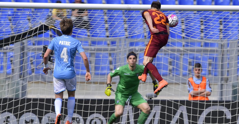 Рома громит Лацио в дерби - Футбол