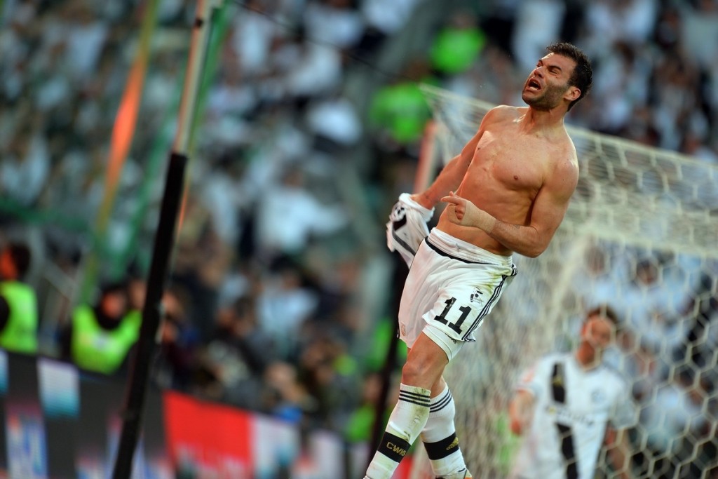 Неманья Ніколіч святкує 28-й гол у чемпіонаті, legia.com