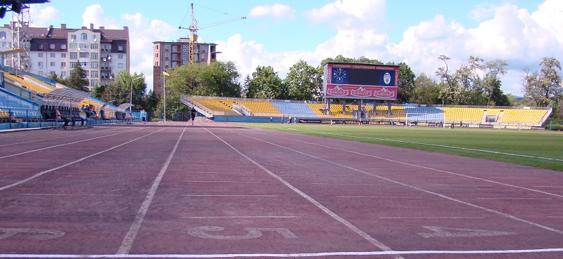 Футбол по-ужгородськи: позичені футболісти та вхід по паспортах - Чемпионат Украины
