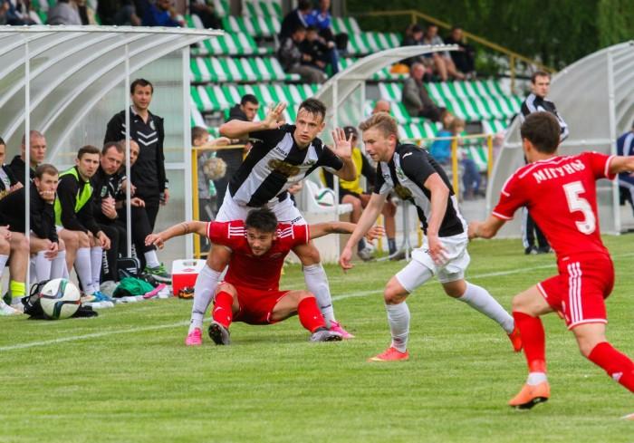 Руслана Кисиля иногда можно остановить только так, фото fc-poltava.at.ua