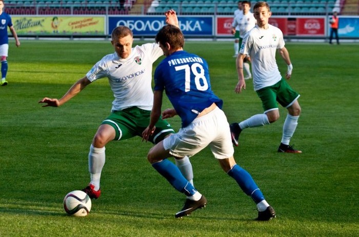 Николаевец Рогозинский против киевлян Иващенко и Фаворова, фото fcbrovar.obolon.ua