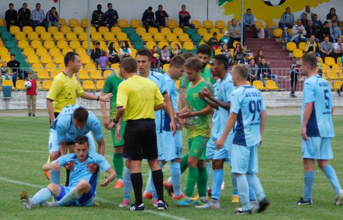 «Бронзовый» матч был полон нервов и разборок, фото В.Кифенко fc-ap.com.ua