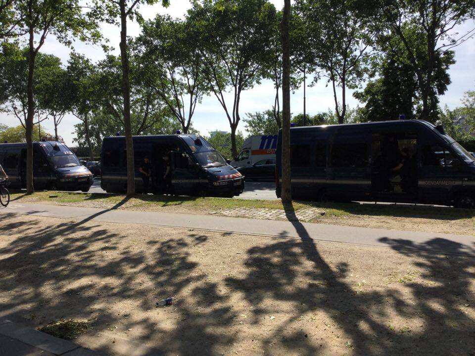 Машини з поліціянтами стояли по всьому периметру центральної частини міста, фото автора