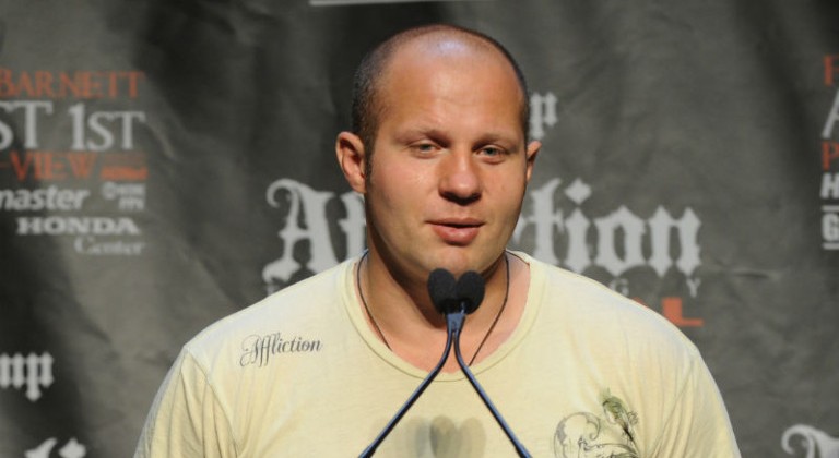 Дайджест MMA: Биспинг хочет вытянуть с пенсии Сен-Пьера, Емельяненко близок к контракту с UFC - MMA