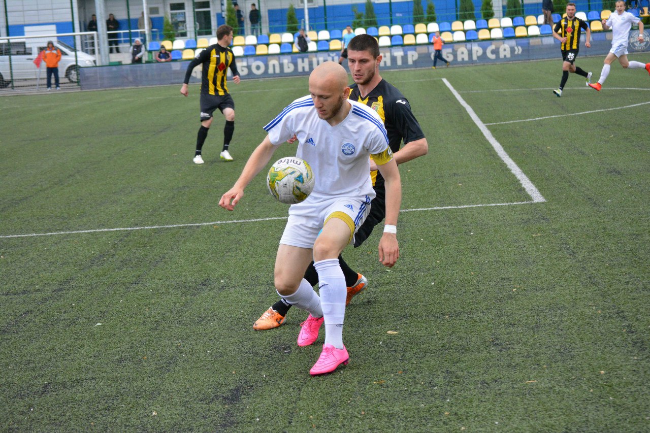 Виктор Коровиков (в белом), fcbarsa.com.ua