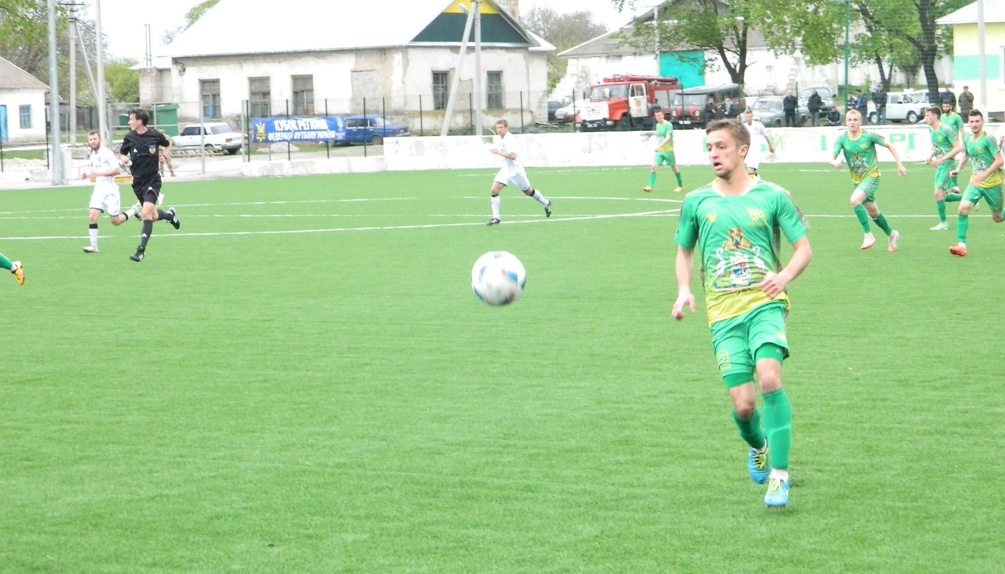 Артем Прошенко ведет игру Ингульца, фото fc-ap.com.ua  