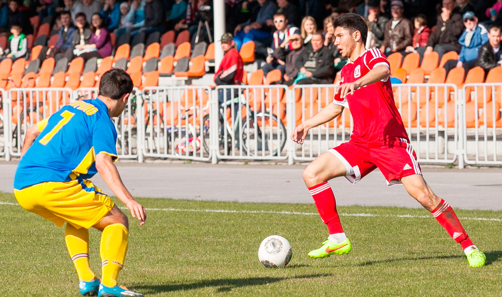 Максим Марусич (справа) возвратился в Горняк-Спорт, gornyak-sport.net