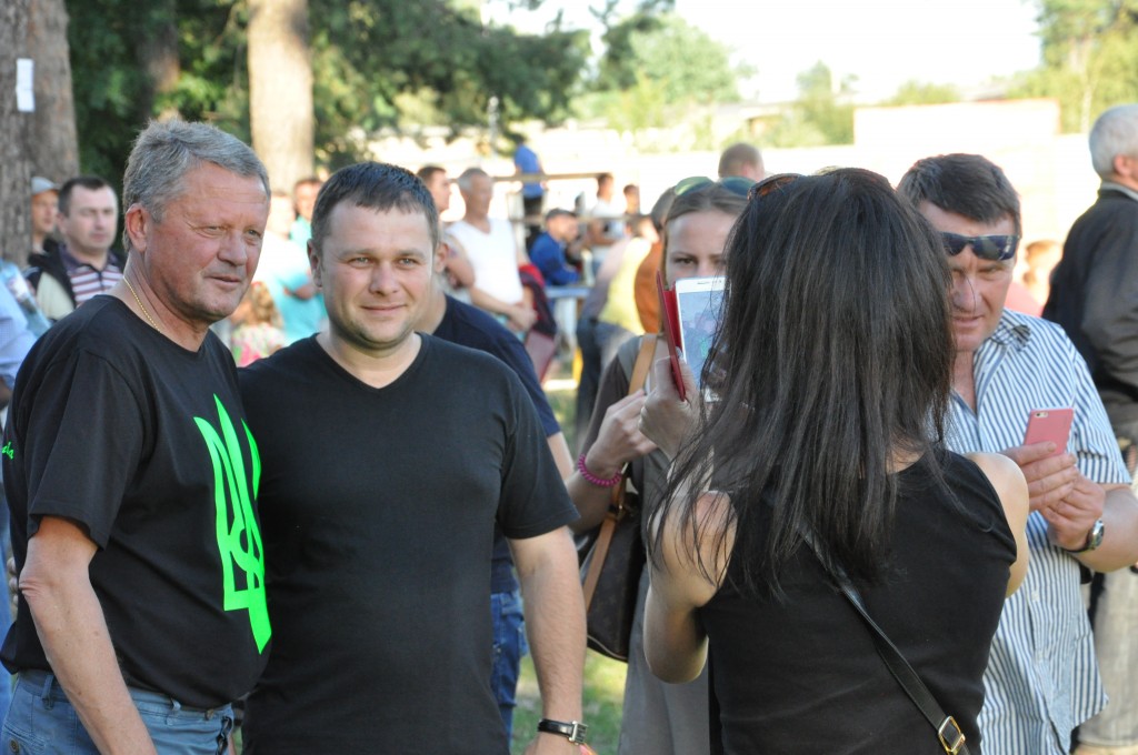 Мирон Маркевич фотографувався з усіма охочими, фото Олексія Мандзія, Sport Arena