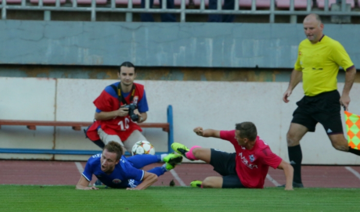 На грубость дебютант мариупольцев Лебеденко ответил победным голом, фото fcilich.com