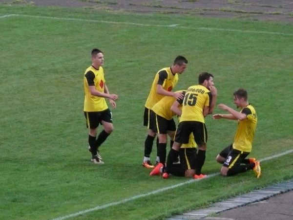 Не успели порадоваться хозяева, как забили гости, фото Н.Гися, fc-avangard.com.ua