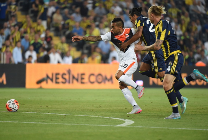 Алекс Тейшейра избегал плотной опеки стамбулцев, фото shakhtar.com