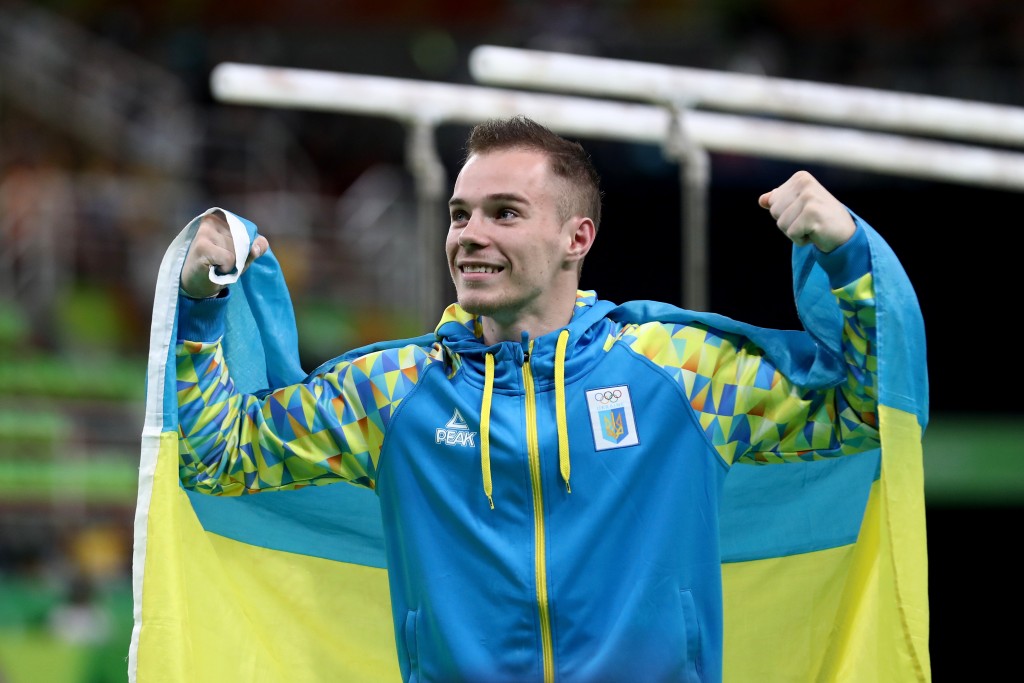 Олег Верняєв з українським прапором, Getty Images