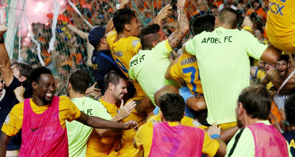 АПОЭЛ празднует выход в следующий раунд, apoel.net