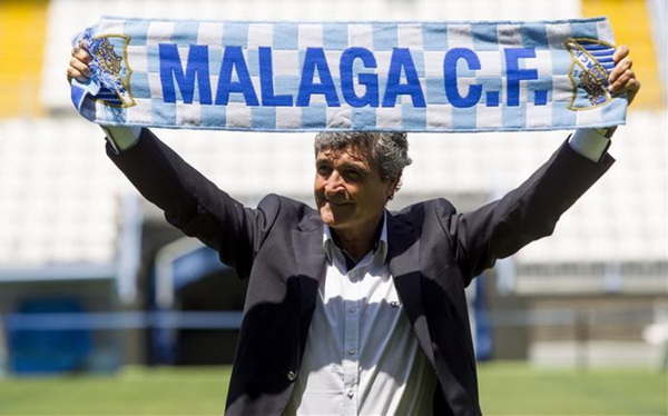 juande-ramos-posa-con-bufanda-del-malaga-1464354407263