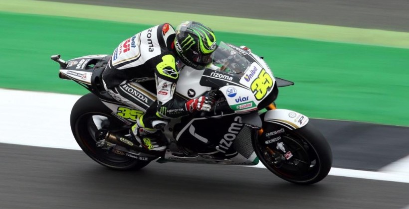 Кратчлоу сенсационно выиграл дождевую квалификацию в Сильверстоуне - MotoGP
