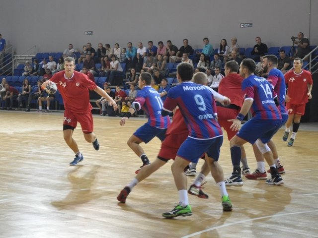 Мотор в защите в матче против СКА-Минск, handball.motorsich.com