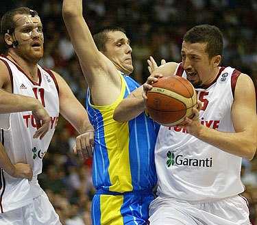 Хедо Туркоглу против Андрея Агафонова, фото FIBA-Europe