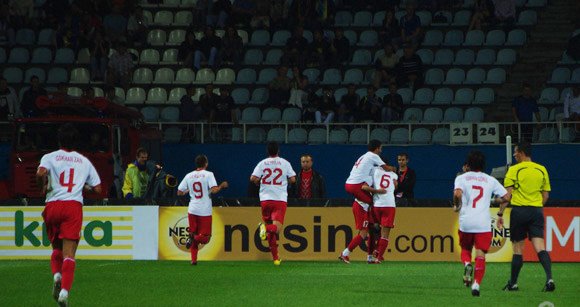 Турки празднуют очередной гол в ворота Шовковского, Ua-football.com