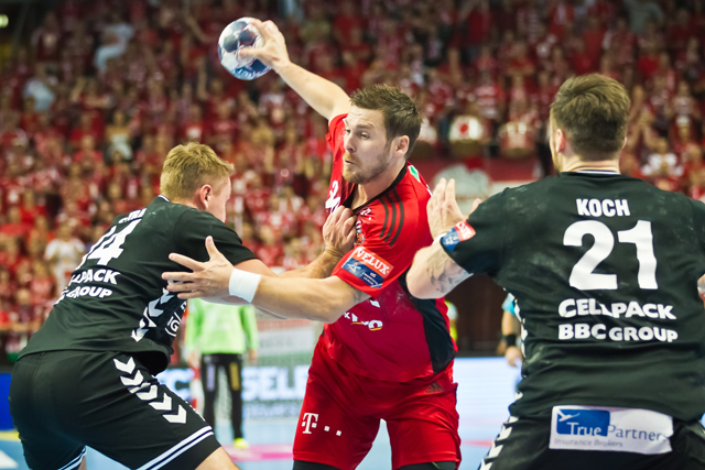 Веспрем в атаке в матче против Кадеттена, ehf.eu