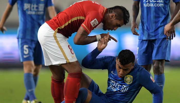 Паулиньо против Рохера Мартинеса, sports.sina.com.cn