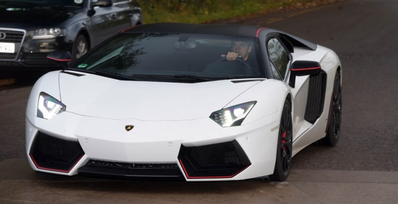 Мхитарян катается на Lamborghini, Байлли подвозит отец - Другая сторона