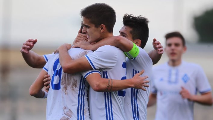 Динамо (U-19) бьет Наполи и выигрывает группу - Футбол