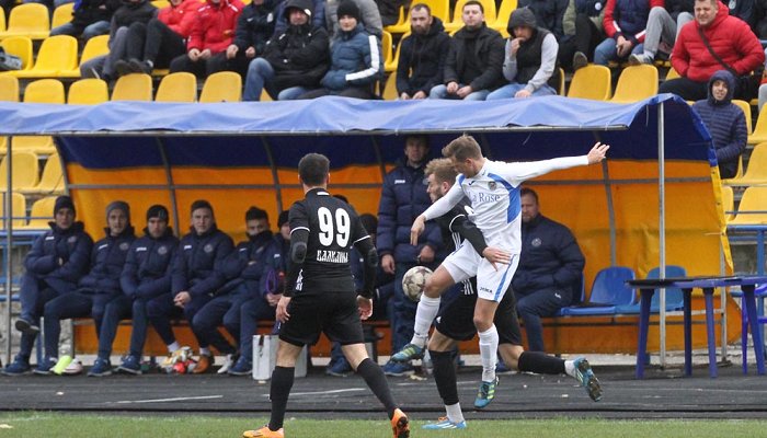 Второлиговое дерби Одещины собрало немало болельщиков, фото fczhemchuzhina.od.ua 