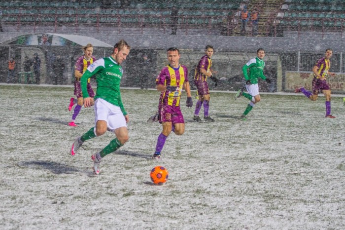 Еременко против Гвоздевича, фото fcbrovar.obolon.ua