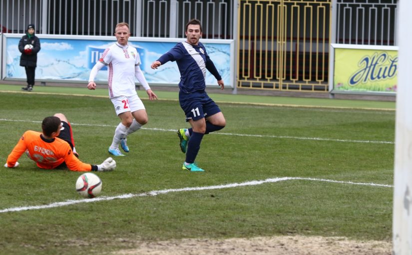 Бовтрук забивает Будюку, фото desna.football