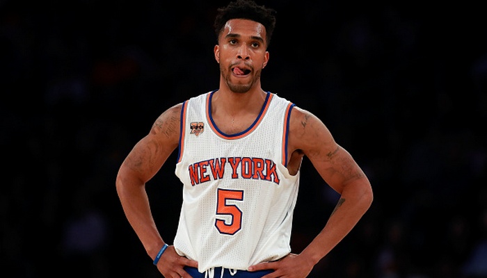 Кортни Ли критикует треугольное нападение Нью-Йорка - НБА