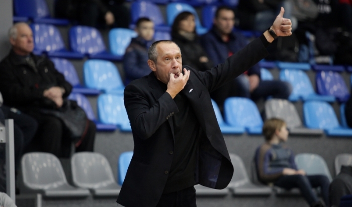Сергей Завалин продолжает работу с командой из Мариуполя в Высшей Лиге, фото БК Днепр