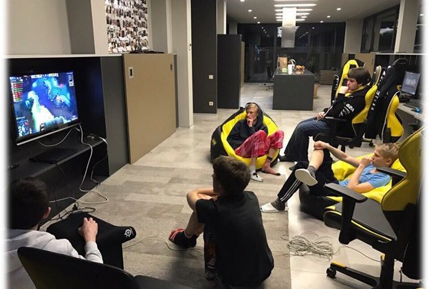 Na'Vi показали новую тренировочную базу - Киберспорт