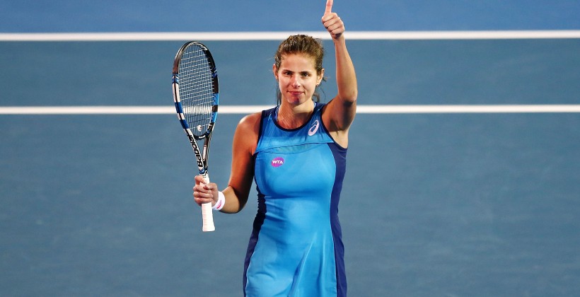 Окленд (WTA). Поражения Стрыцовой и Возняцки - Теннис